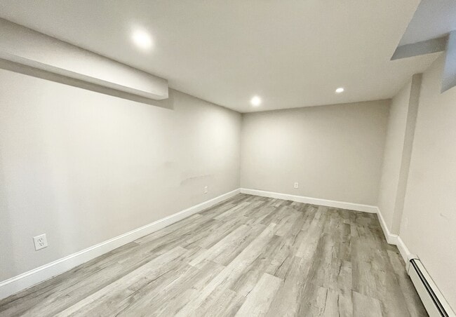 Building Photo - 130 P St