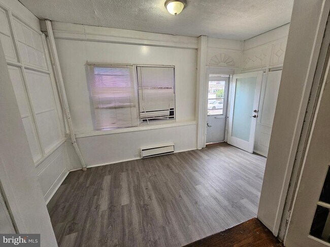 Foto del edificio - 745 E Tioga St