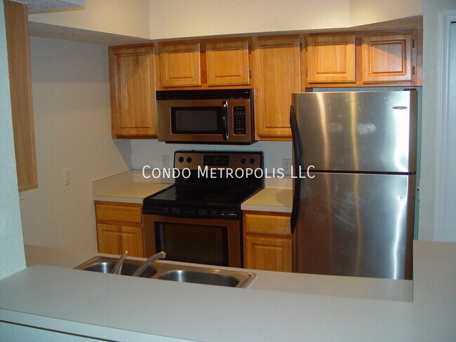 Building Photo - 1/1 Condo Near Disney