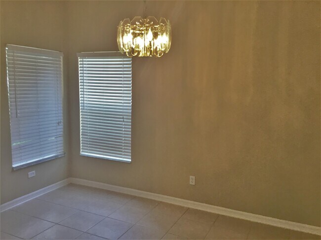 Foto del edificio - 1309 Kintla Rd