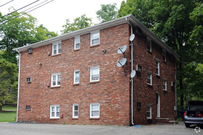 Building Photo - 11 Old Allamuchy Rd