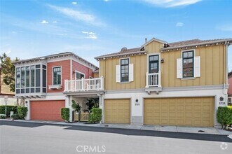 Building Photo - 2725 Bungalow Pl