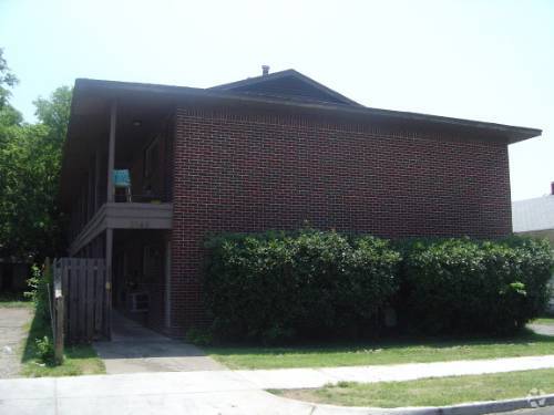 Building Photo - 2540 E 7th St