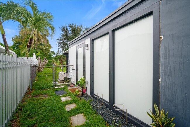 Building Photo - 1545 NW 130th St