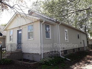 Building Photo - 6812 California Ave