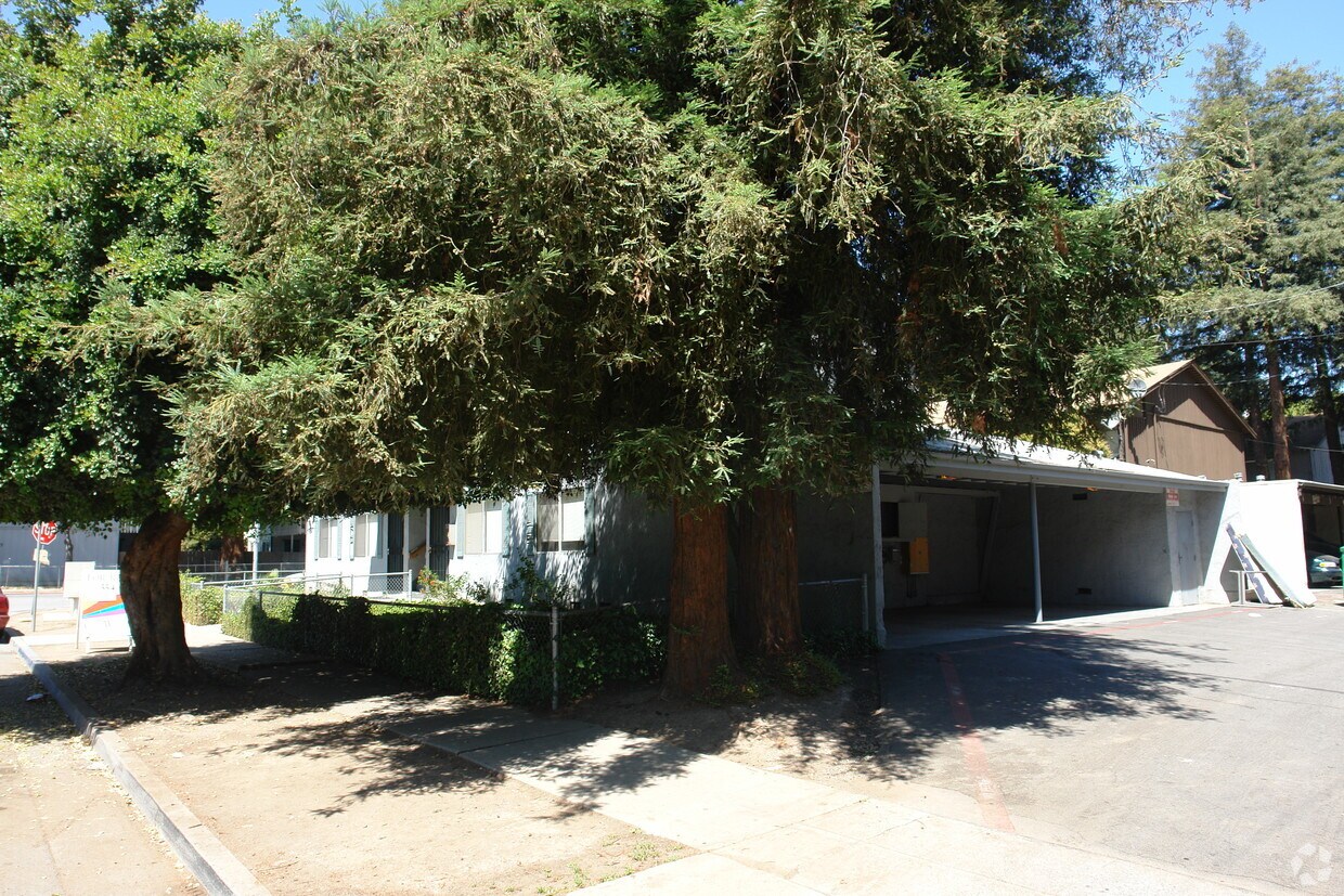 Building Photo - 1157 Carlsbad Dr