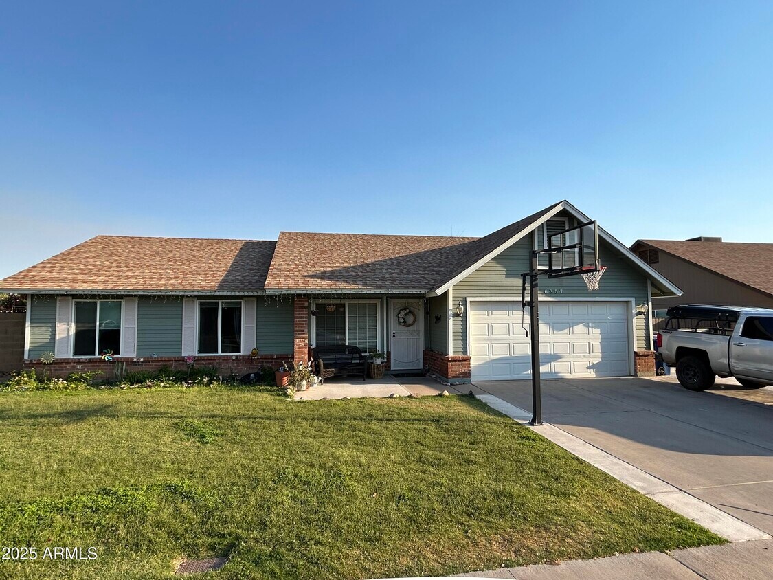 Foto principal - 6357 E Fairfield St