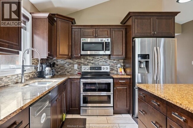 Building Photo - 1172 Kassas St