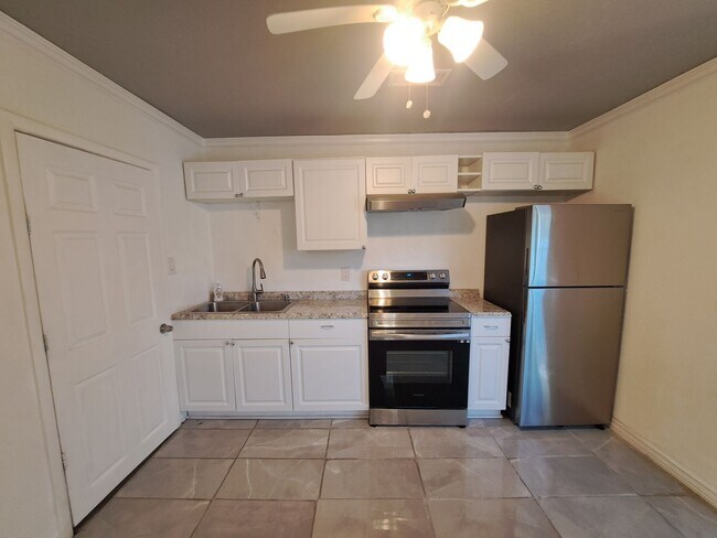 Foto del edificio - Recently Renovated 3BR/1BA Home!