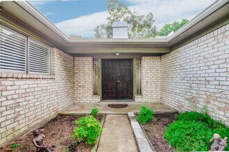 Building Photo - 9510 Huntington Way Dr