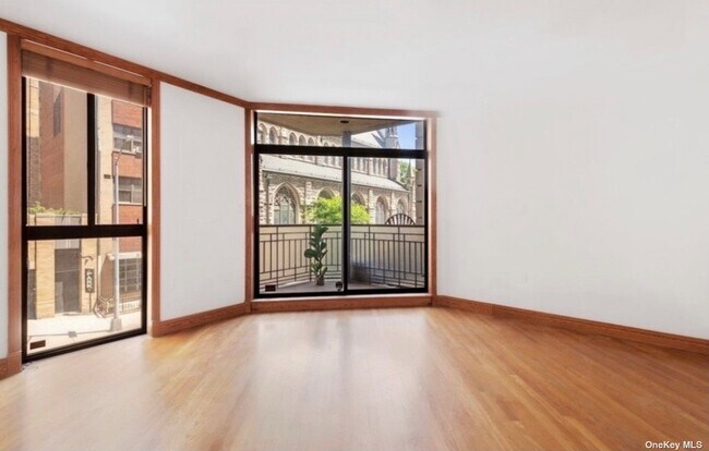 Building Photo - 8 W 65th St
