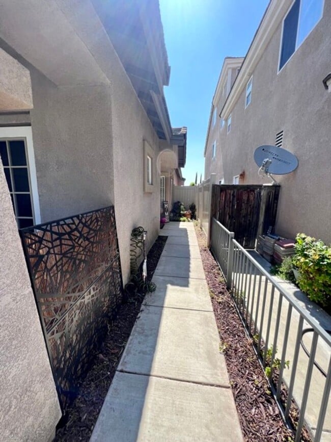 Building Photo - Wonderful 4 bedroom Single Story Murrieta Home for LEASE!