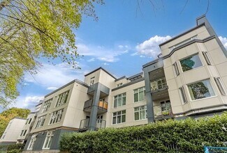 Building Photo - 2533 Penticton St