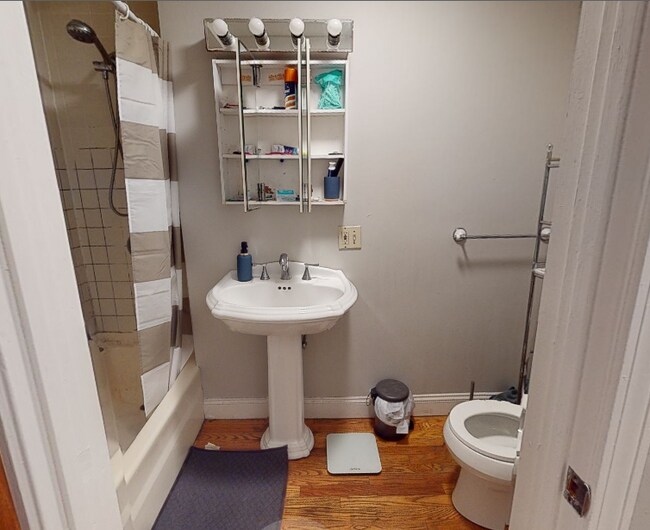 Building Photo - 340 Putnam Ave