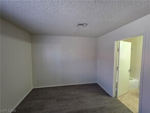 Building Photo - 4300 N Lamont St