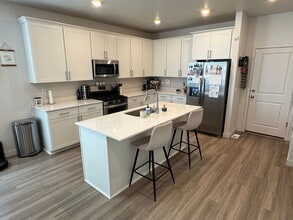 Building Photo - 1173 Early Lgt Wy