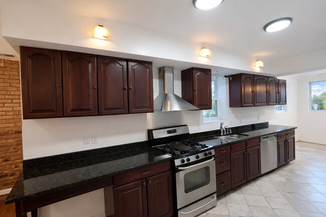 Foto del edificio - 1933 4th St NE