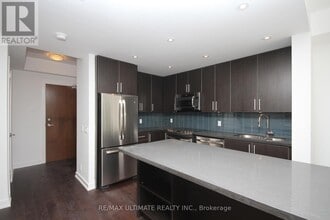 Building Photo - 2212 Lake Shore Blvd W