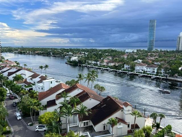 Foto del edificio - 19355 Turnberry Way