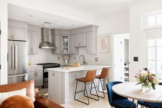 Building Photo - 20 Mystic St