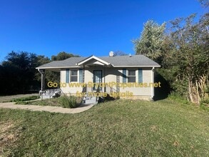 Building Photo - 250 Timmons St