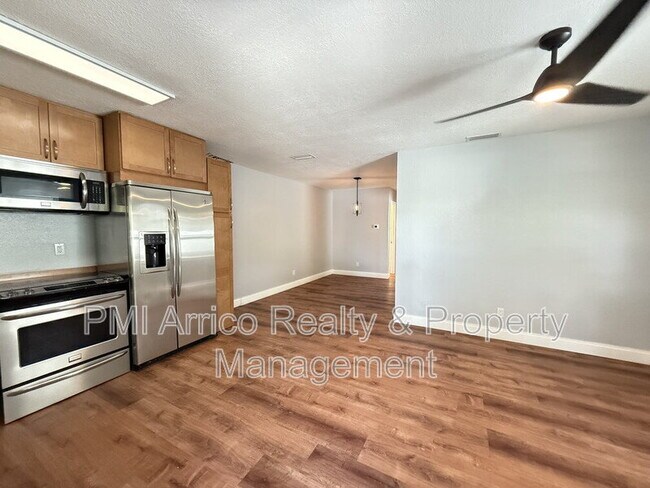 Foto del edificio - 2809 Marconi St