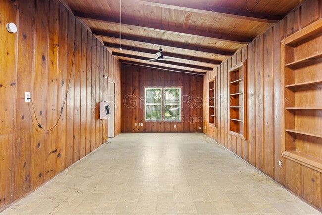 Building Photo - 802 W Navasota St