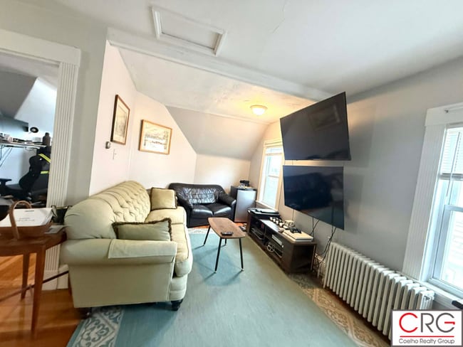 Building Photo - 53 Elm St