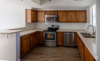 Building Photo - 4925 E Desert Cove Ave