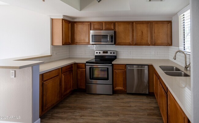 Foto del edificio - 4925 E Desert Cove Ave