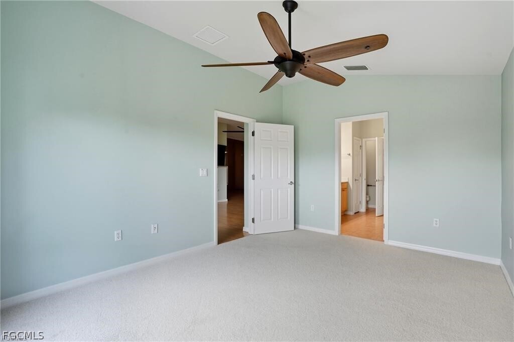 Foto del edificio - 2427 Woodbourne Pl
