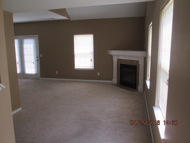 Building Photo - Spacious Townhouse