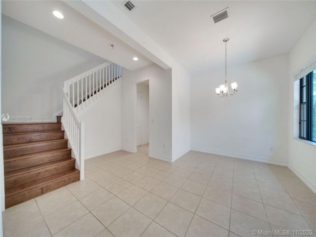 Building Photo - 112 SW 127th Terrace