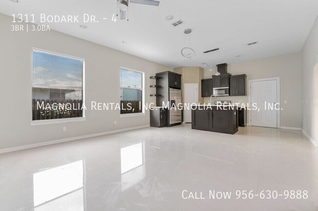 Foto del edificio - 1311 Bodark Dr