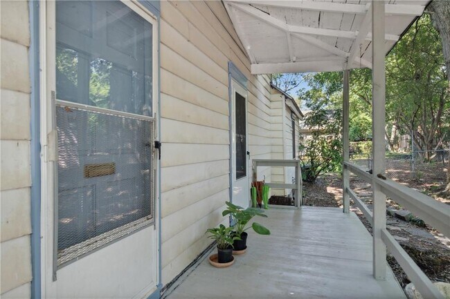 Foto del edificio - 223 Berean Ave SE