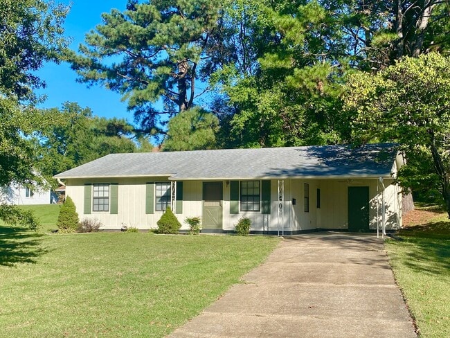 Building Photo - Excellent Mid-Town Martin Location