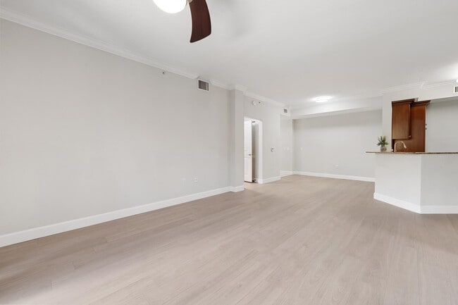 Foto del edificio - 1690 Renaissance Commons Blvd