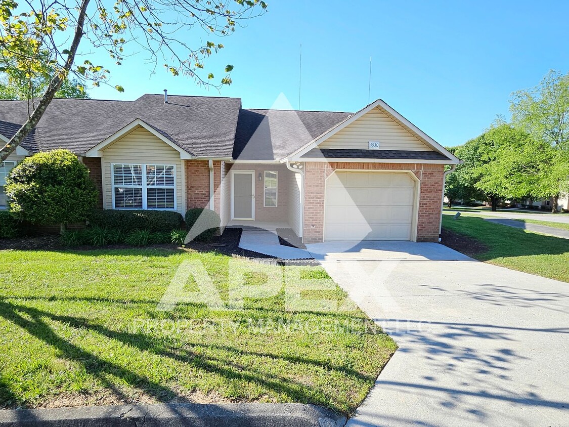 Primary Photo - MOVE-IN SPECIAL, $1 RENT!! - Stunning 2 Bd...