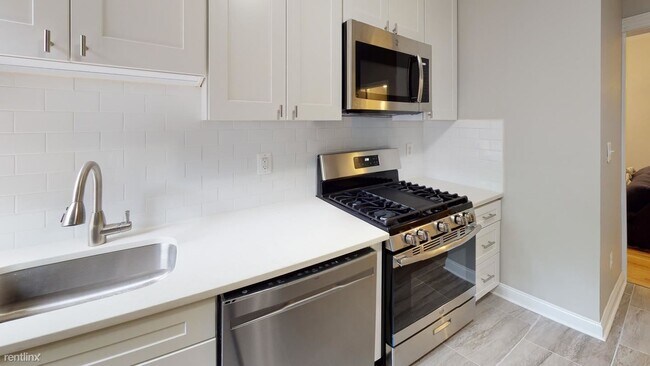 Foto del edificio - 1 br, 1 bath House - 643 I Street NE Priva...