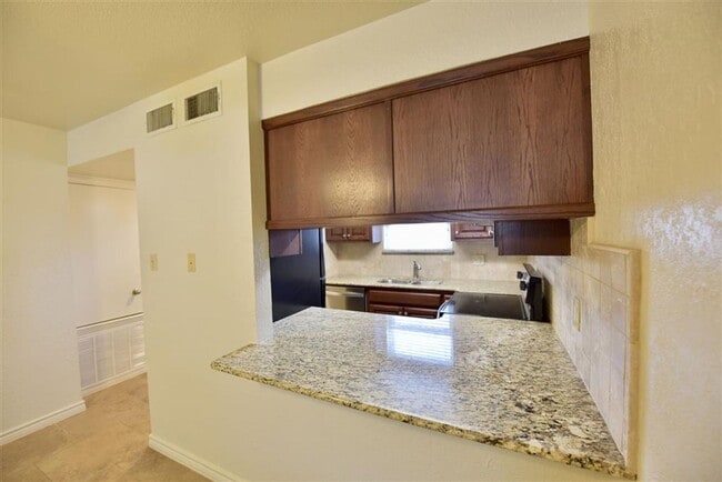 Building Photo - 113 Rhonda Dr