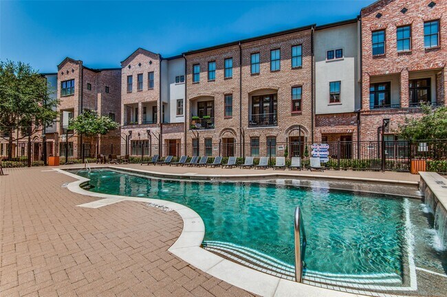 Foto del edificio - 2135 Marilla St