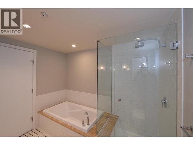 Building Photo - 821 Cambie St.