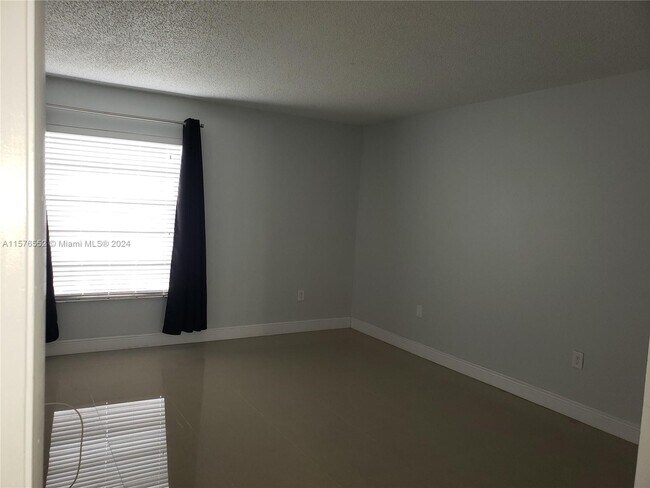 Building Photo - 5800 SW 127th Ave