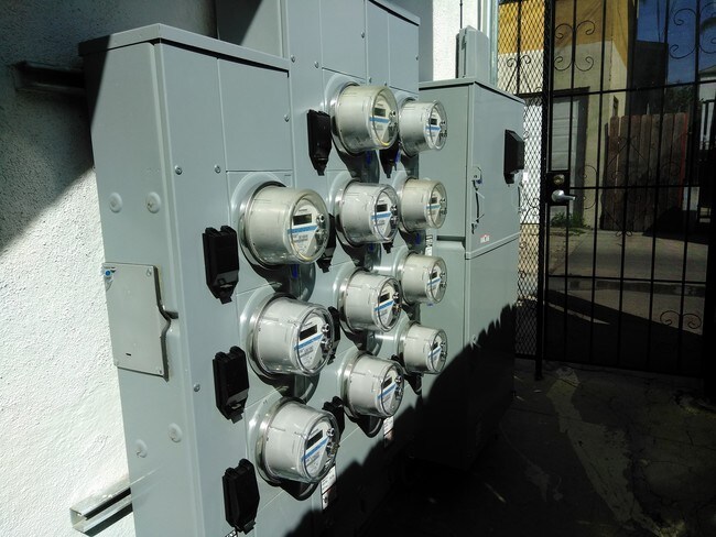 Building Photo - 3965 Hamilton St