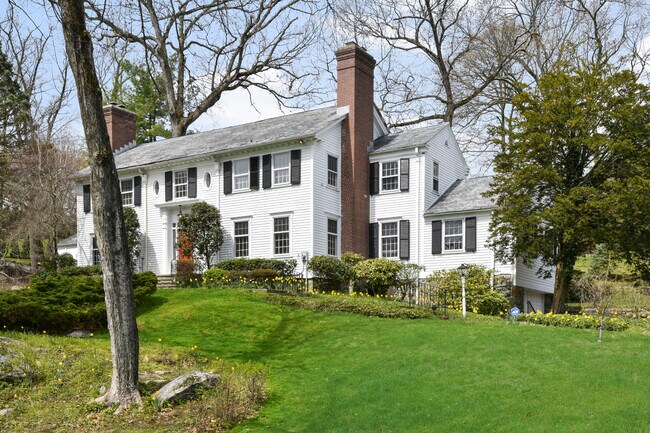 Building Photo - 50 Overhill Rd