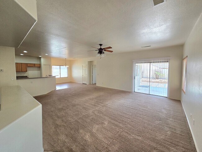 Building Photo - 609 W Rio Vista Ln