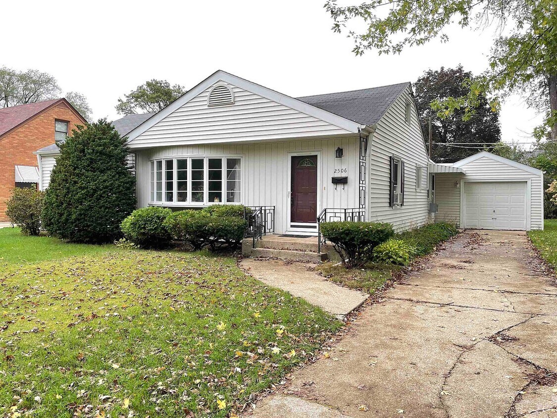 Primary Photo - 2506 Barrington Pl