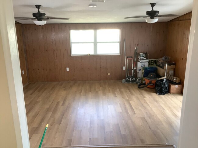 Entrada a la guarida. - 4513 Howard St