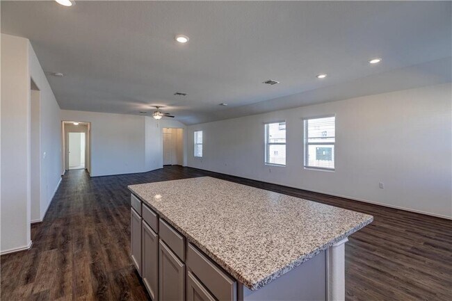 Foto del edificio - 15408 Summer Ray Dr