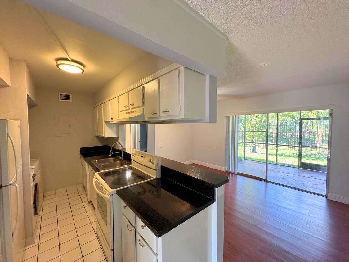 Photo - 4457 Treehouse Ln (Tamarac, FL)